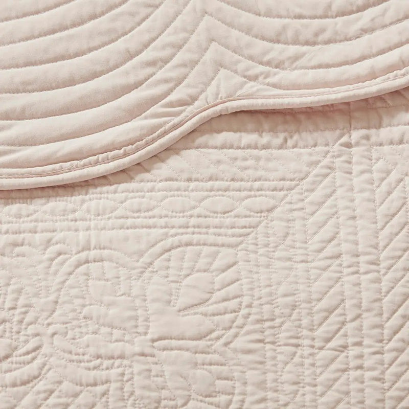 3 Piece Reversible Scalloped Edge Quilt Set - Blush King/Cal King by HouseOfZazla
