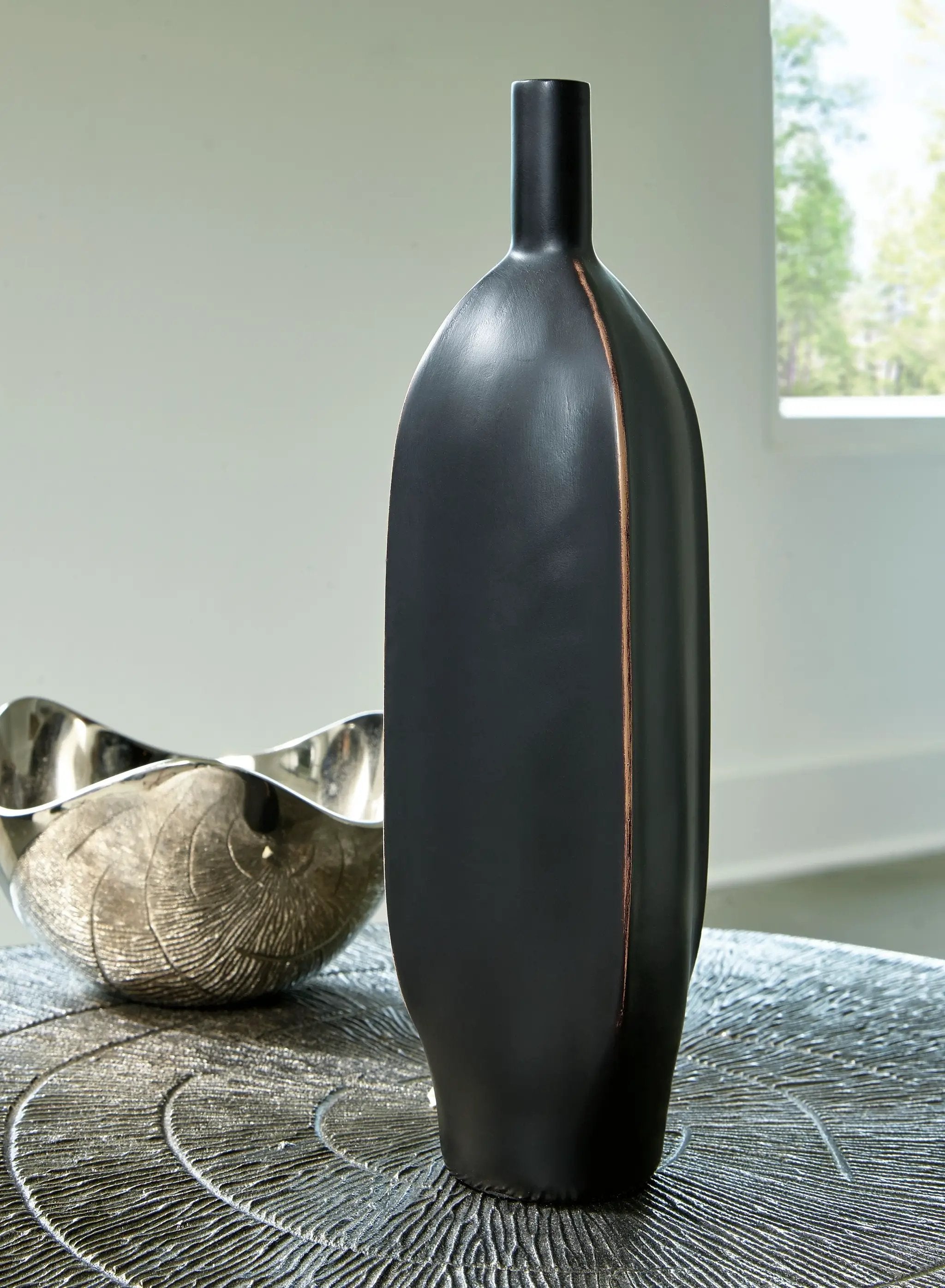 Rhaveney - Vase - Medium by Unique Piece Furniture