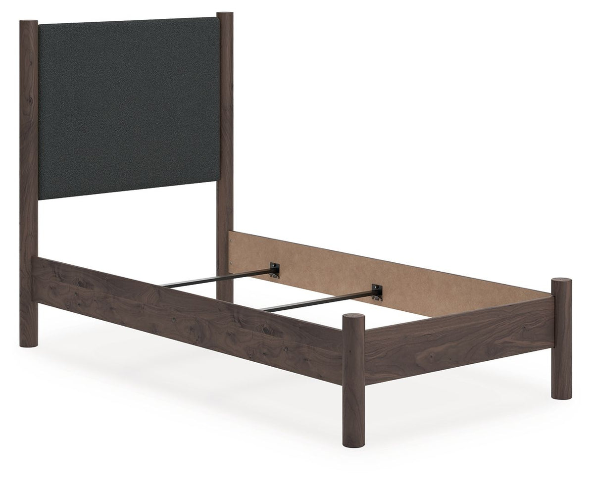 Pamytta - Upholstered Panel Bed, photo 2 of 7