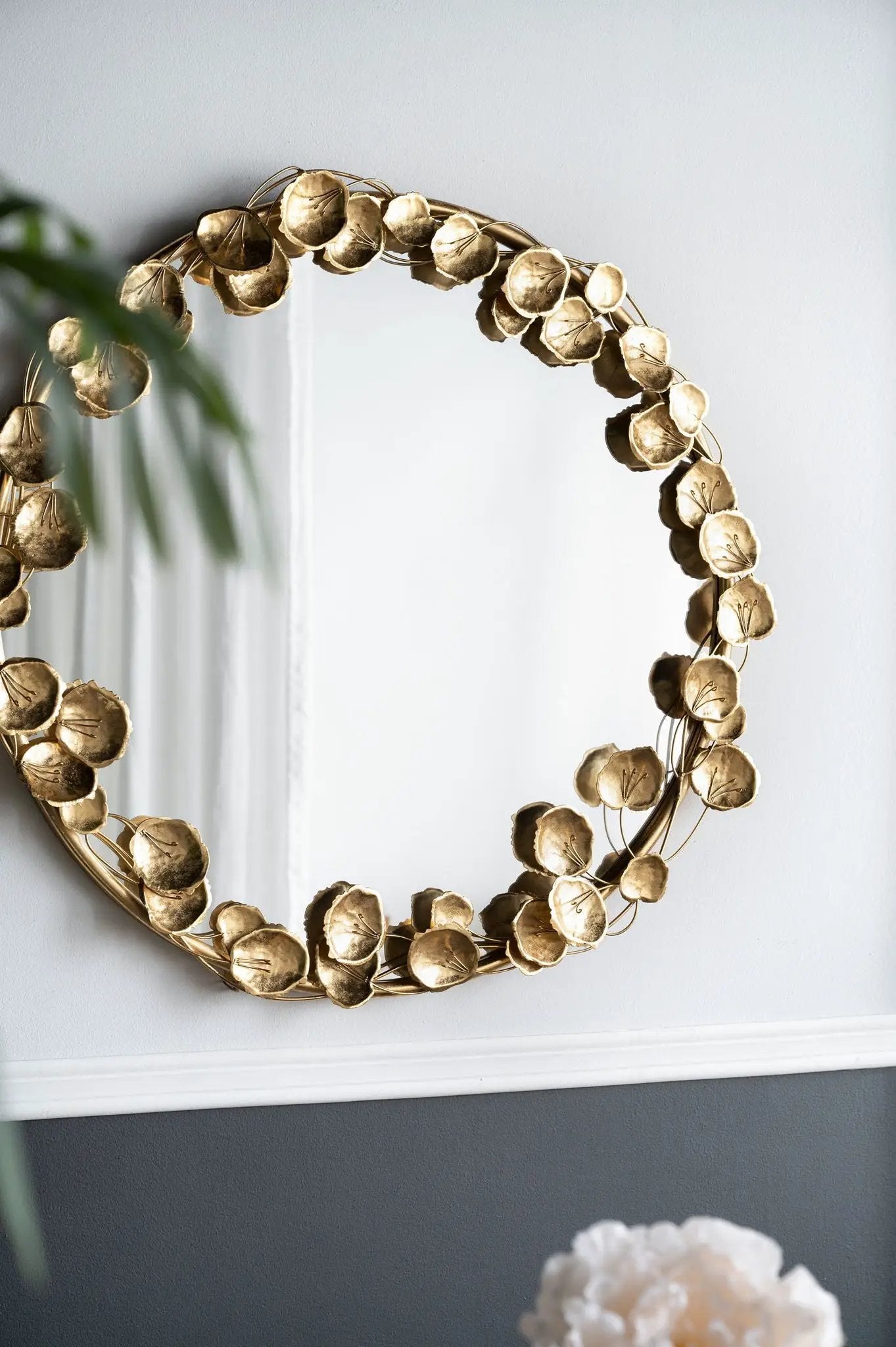 Round Metal Wall Mirror With en Leaf Accents, Modern Decor Mirror For Living Room Entryway Hallway - Gold by Unique Piece Furniture