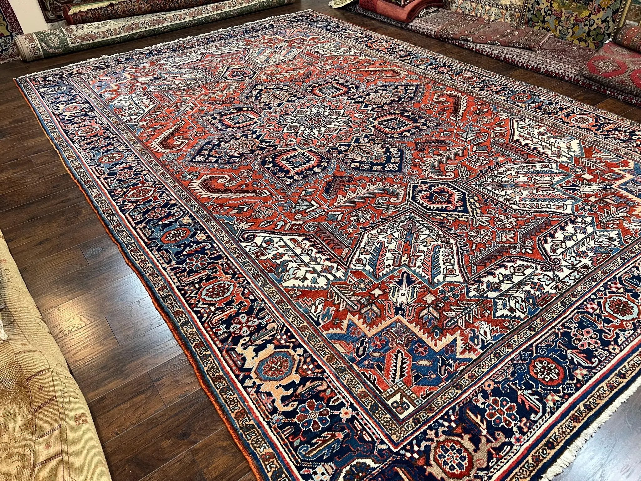 Antique Persian Heriz Rug – 11x16 Palace Size, Geometric Medallion, 1920s by Jewel Rugs