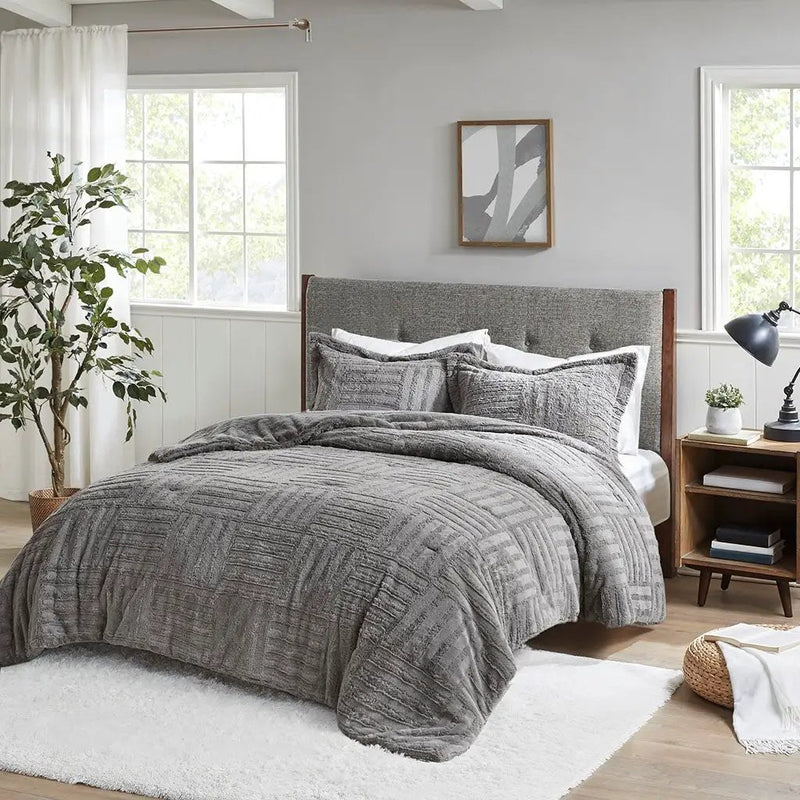 Full/Queen Fur Down Alternative Comforter Mini Set by HouseOfZazla