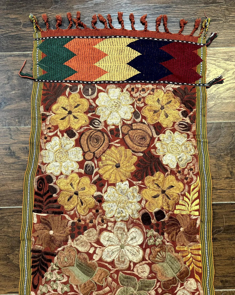 Vintage Table Runner 1.5 x 7.5, Floral by Jewel Rugs