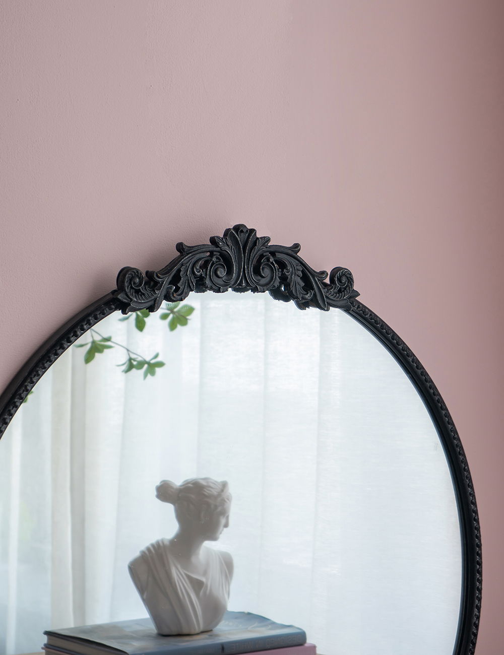 Classic Design Wall Mirror with Baroque-Inspired Frame – Gold or Black, photo 5 of 31