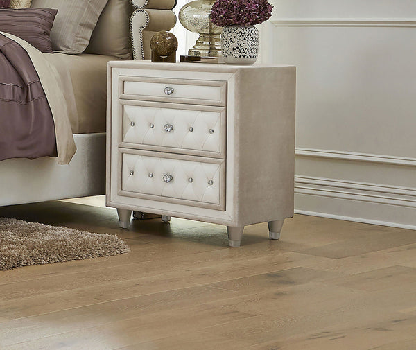 Antonella Upholstered 3-drawer Nightstand Ivory and Camel, photo 2 of 7
