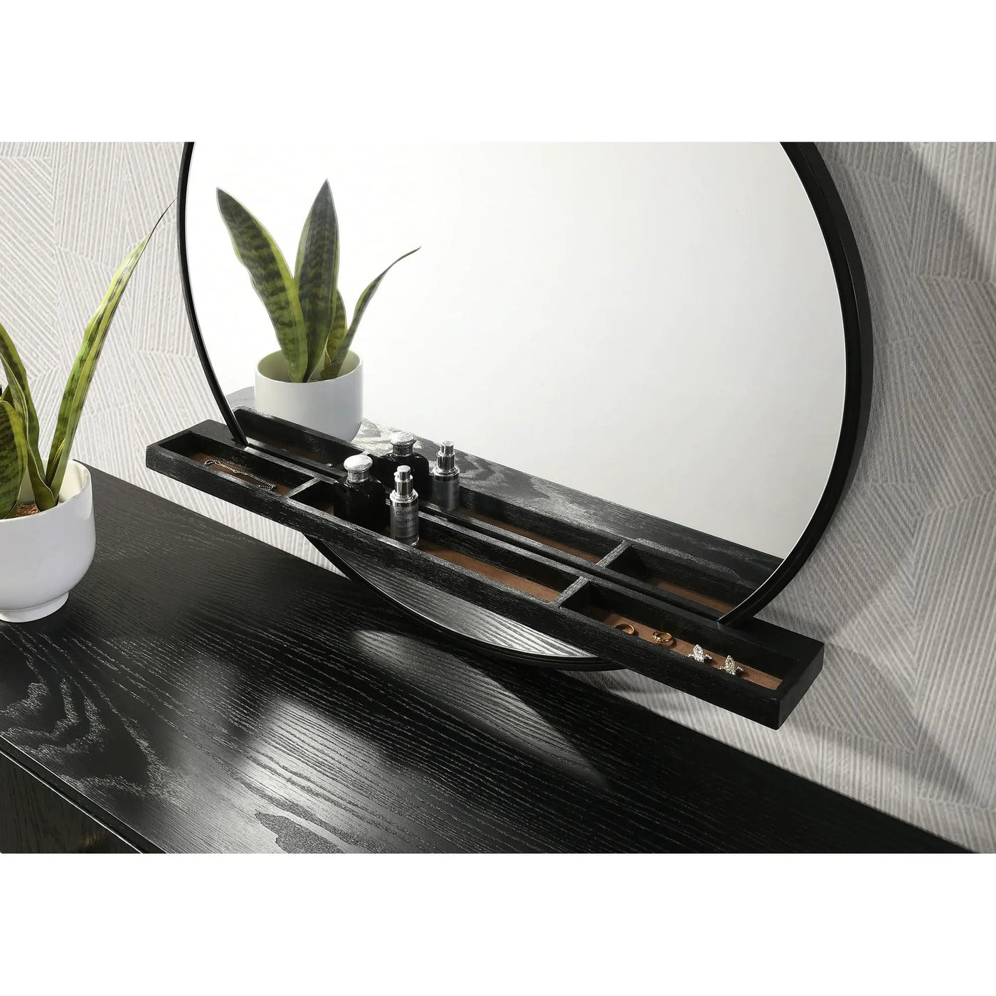Anser - Modern Bedroom Set by HouseOfZazla