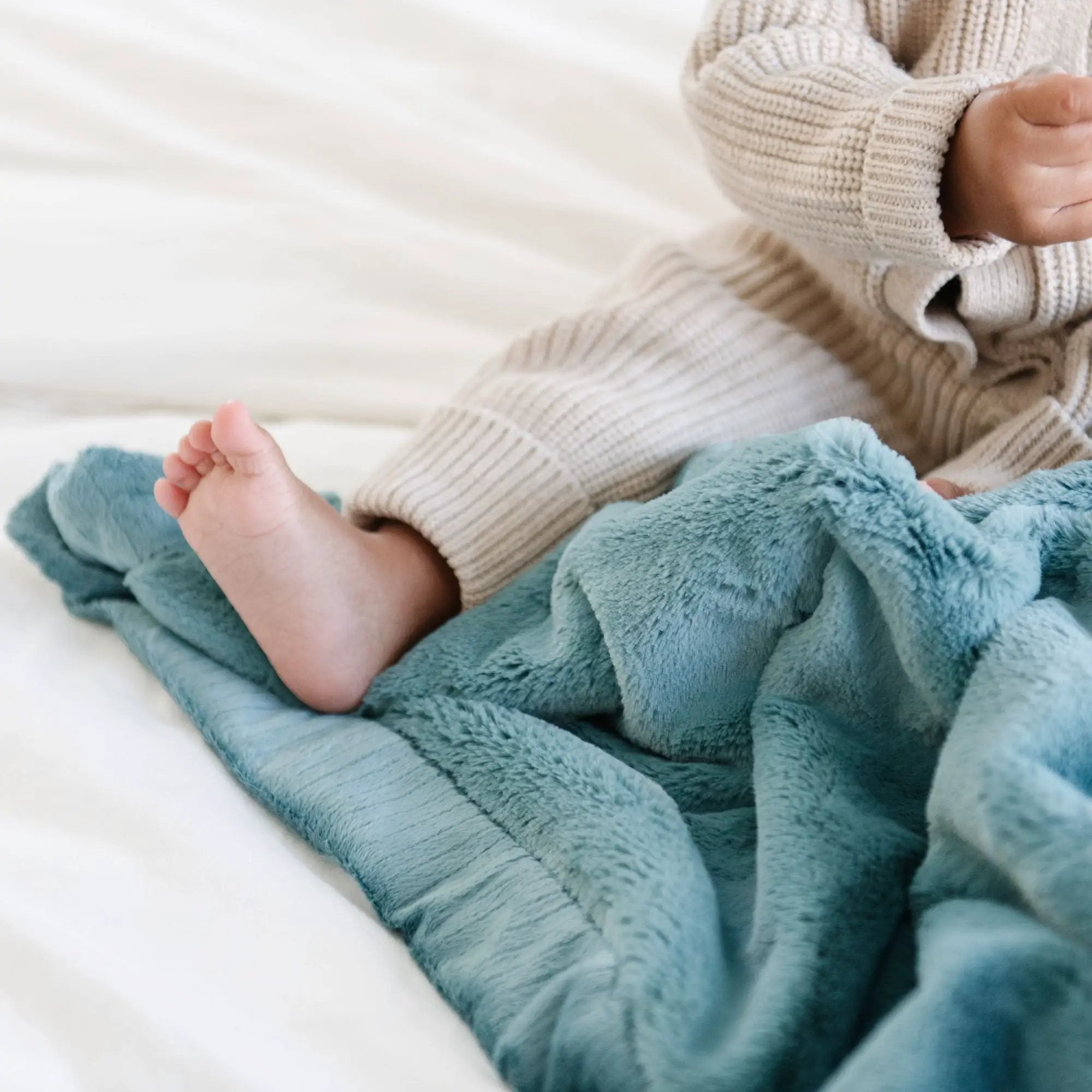 Lush Mini Blankets by Saranoni by HouseOfZazla