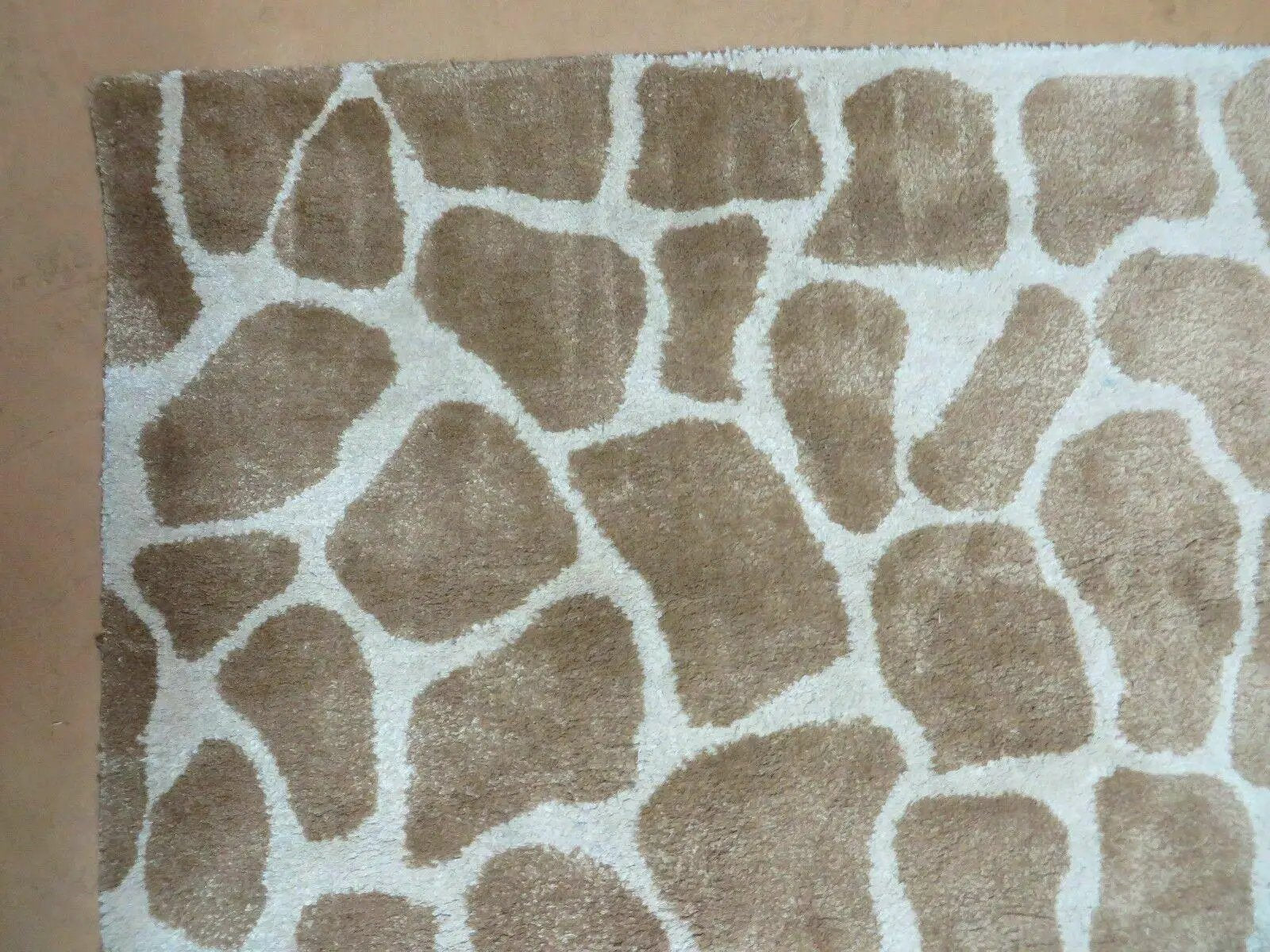 6x9 Safavieh Rug by Jewel Rugs