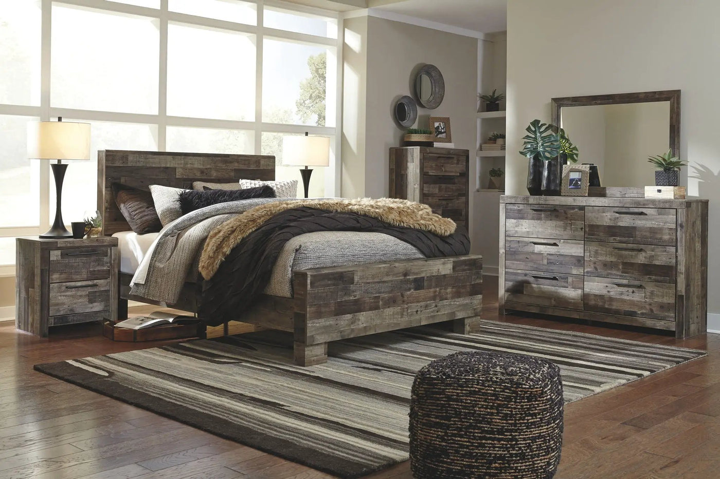 Derekson - Panel Bedroom Set by Unique Piece Furniture
