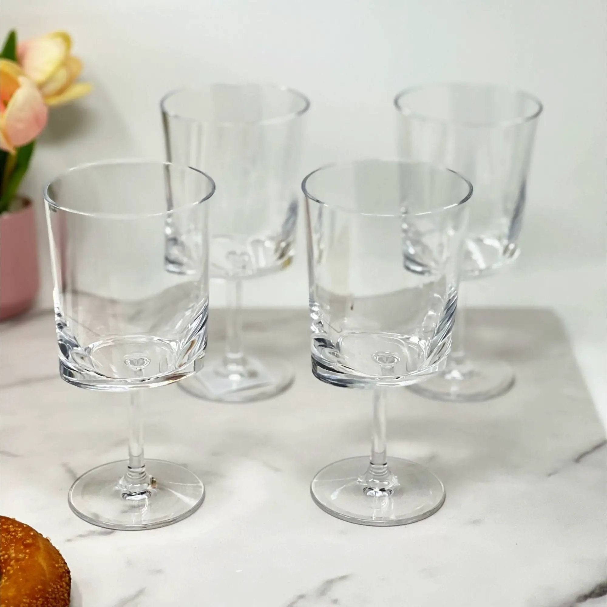 Leadingware Oval Halo Plastic Wine Glasses (Set of 4) by HouseOfZazla