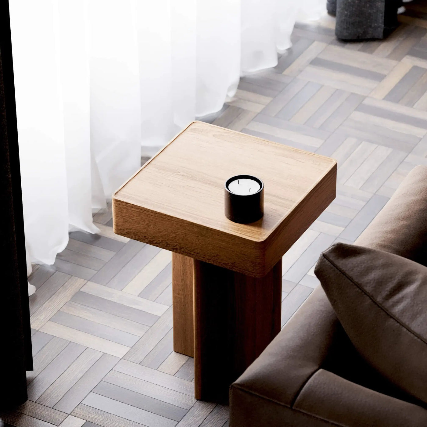 THE LENS - side table by VARBROS