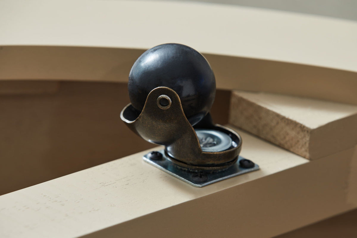 Jorielyn - Square Table, photo 4 of 10