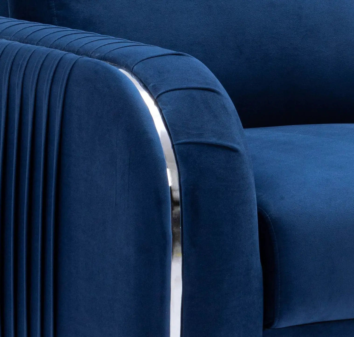 Wenona - Modern Elegance Sofa by HouseOfZazla