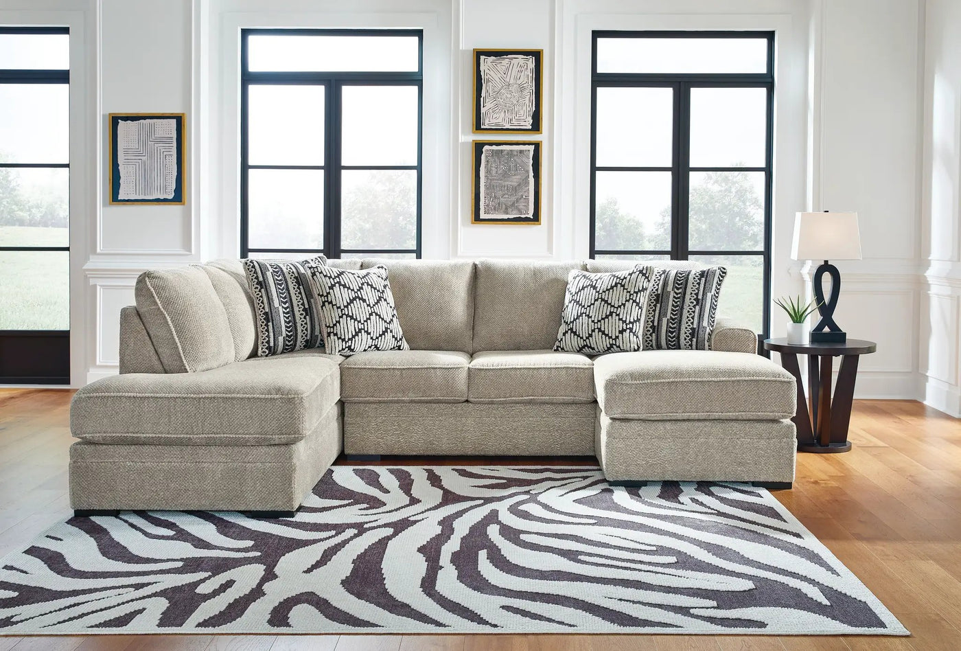 Calnita - Sectional by Unique Piece Furniture