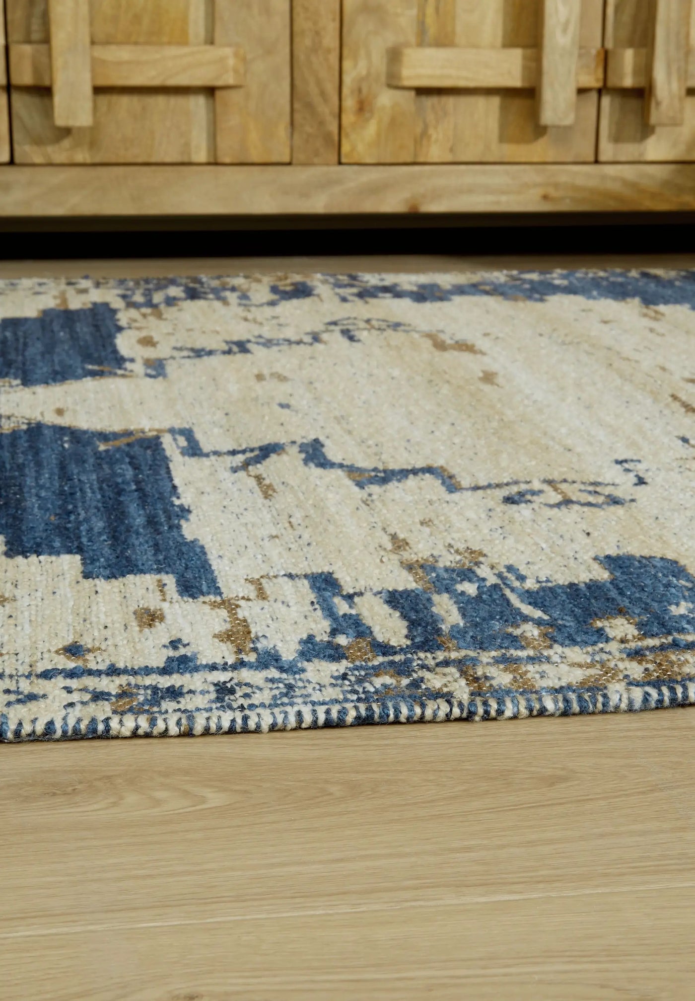 Varnler - Rug by Unique Piece Furniture