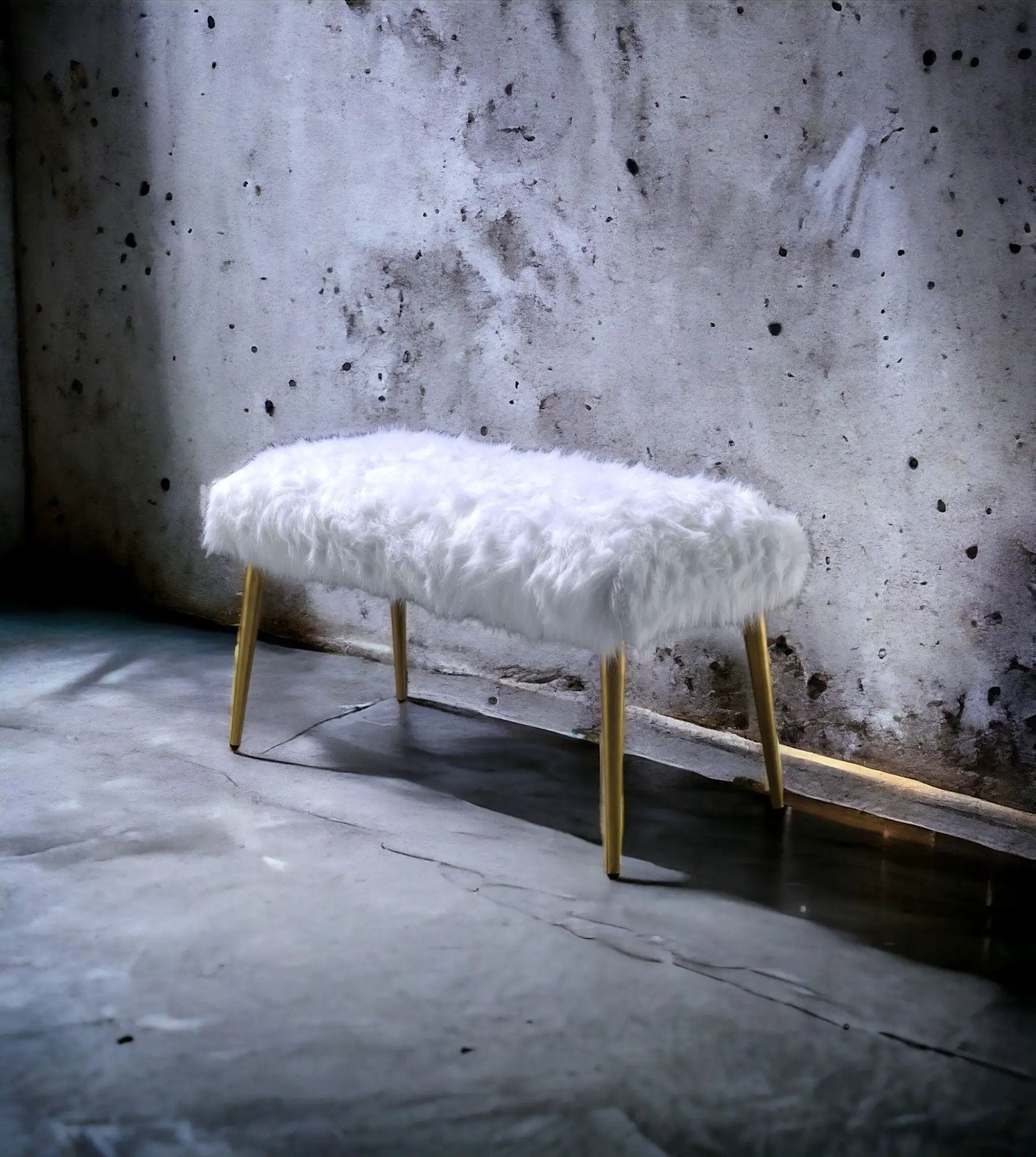 Bagley II Faux Fur Bench - White / Gold by HouseOfZazla