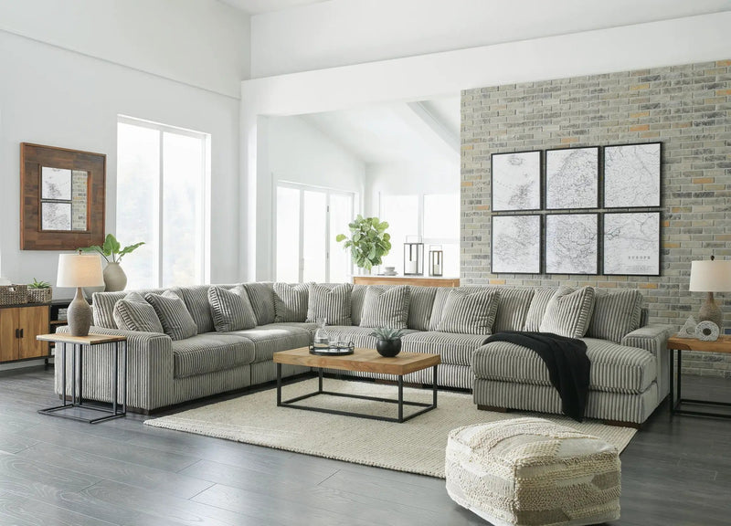 Lindyn - Sectional by Unique Piece Furniture