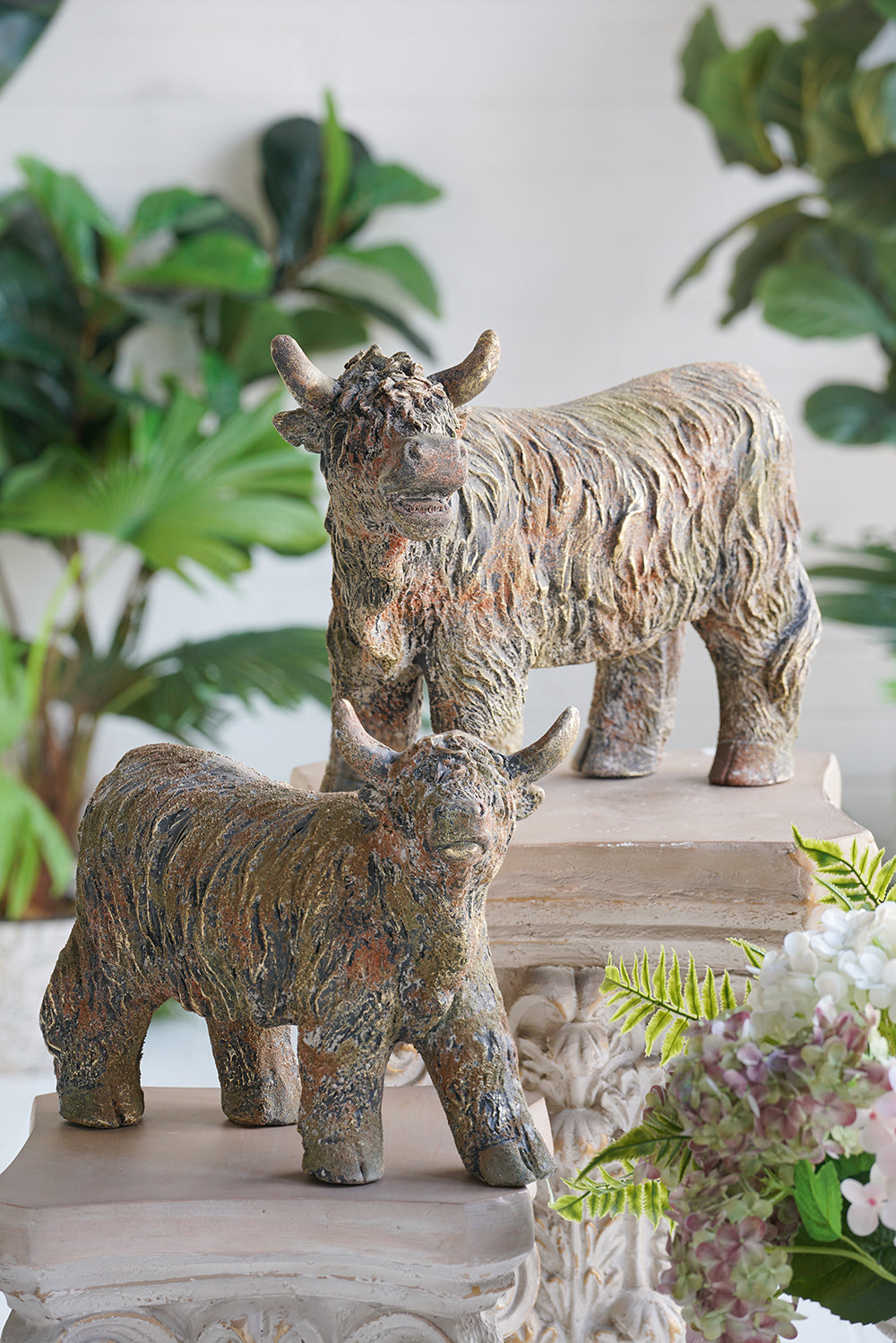15.9x6.3x12.2"  Highland Cow Figurine, photo 10 of 10