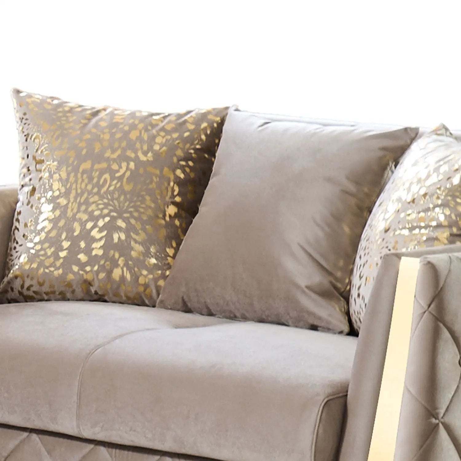 Lippa - Living Room Set by HouseOfZazla