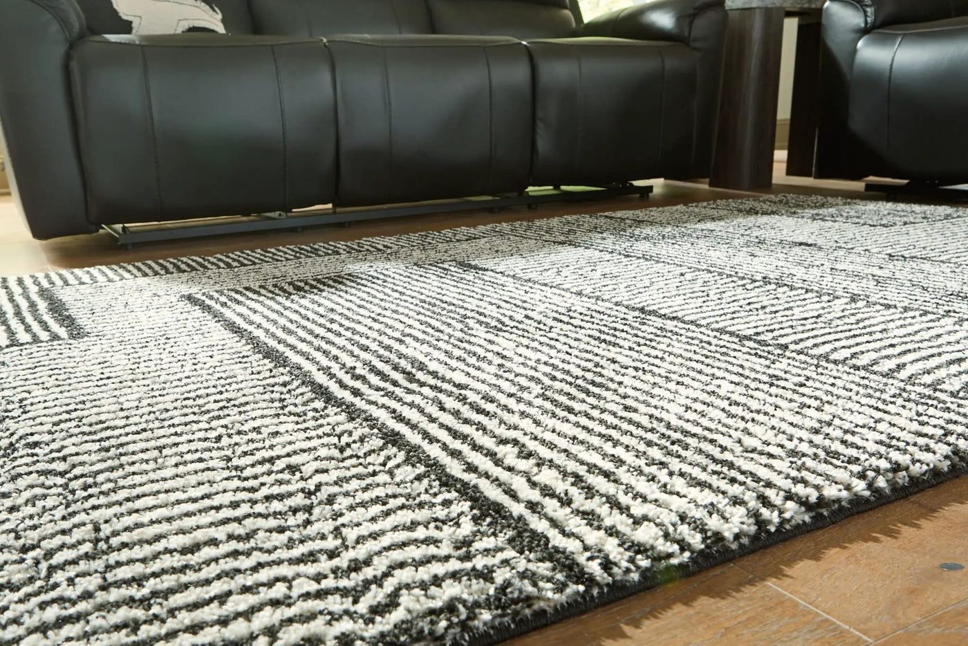 Kurtmen - Rug by Unique Piece Furniture