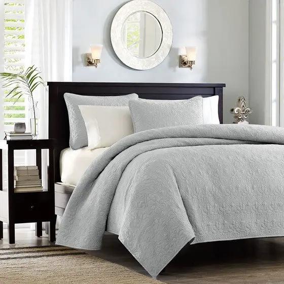 Reversible Quilt Set Grey King/Cal King by HouseOfZazla