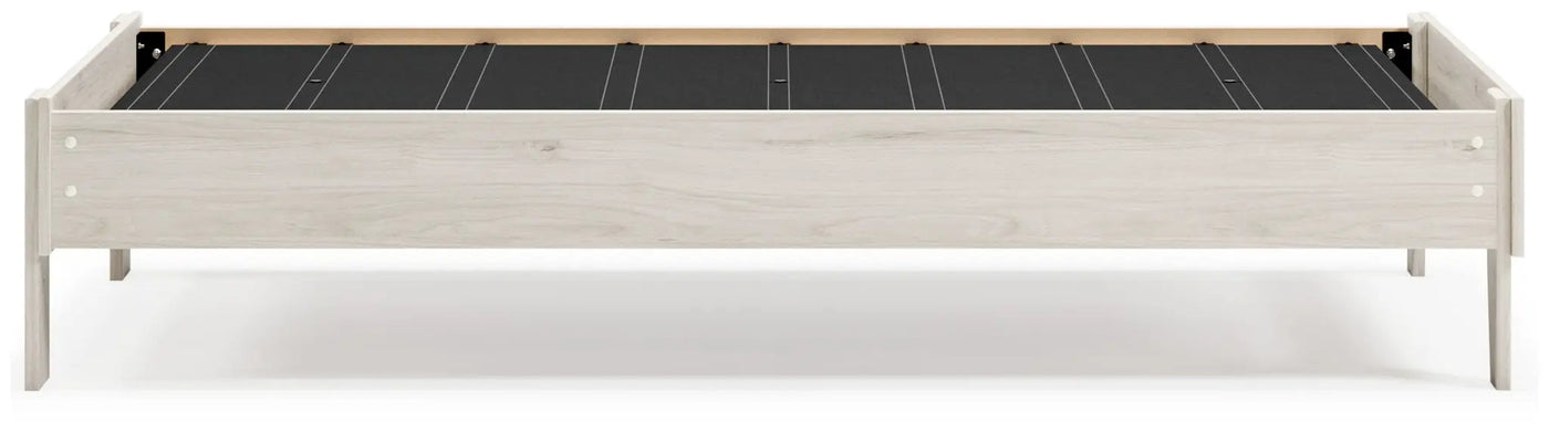 Socalle - Platform Bed by Unique Piece Furniture