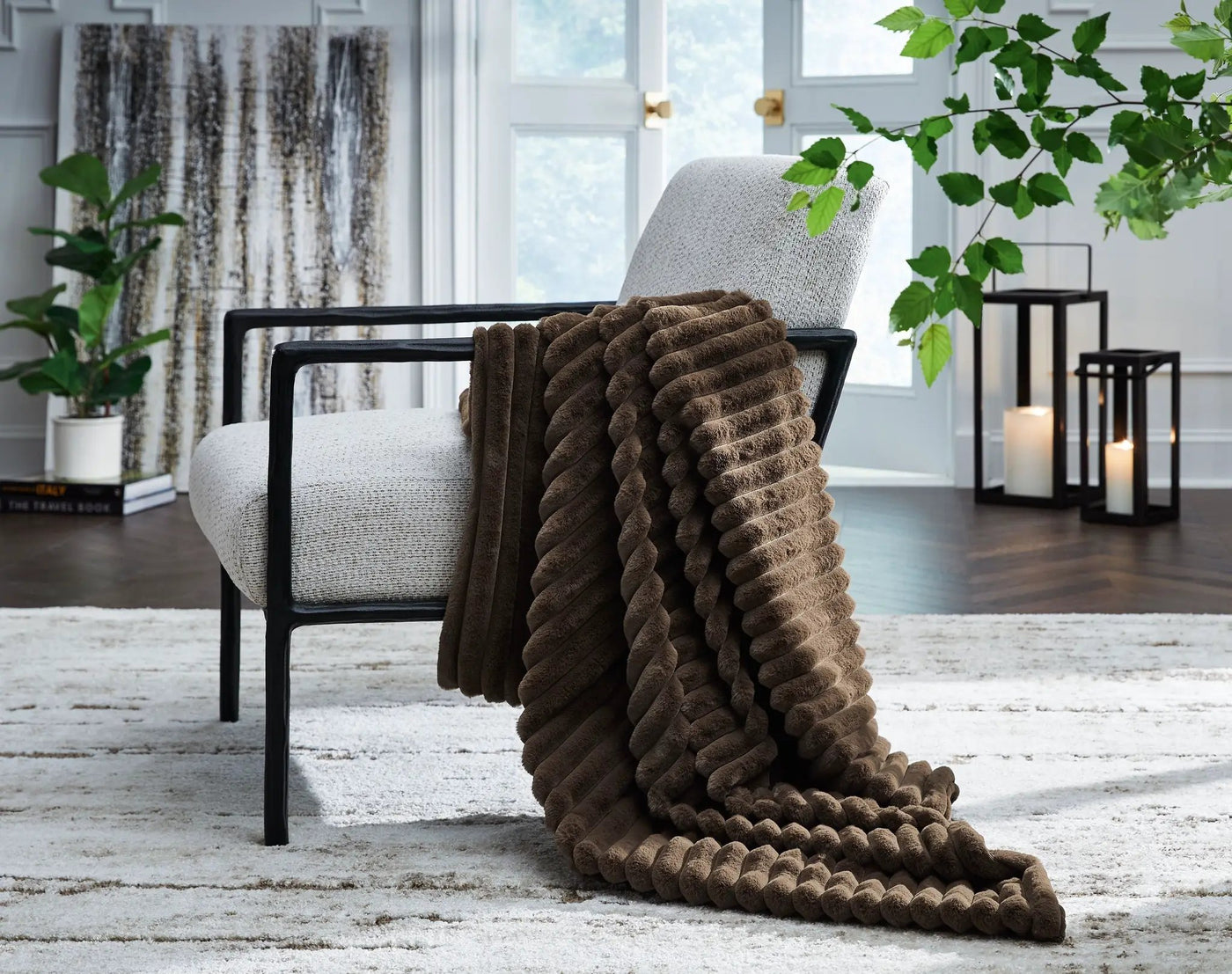 Alsonwell - Throw by Unique Piece Furniture