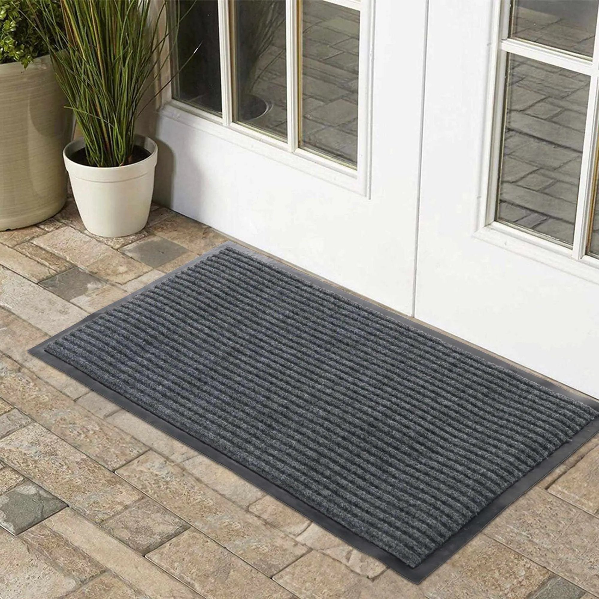 Basic Outdoor Mat, Gray by Boutique Rugs