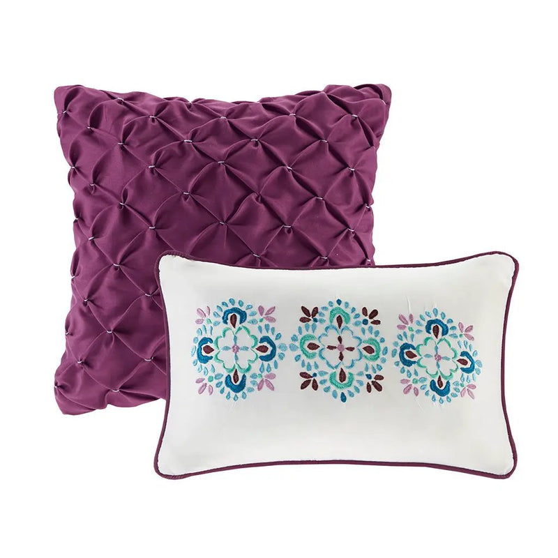 Full/Queen Reversible Quilt Set with Throw Pillows by HouseOfZazla