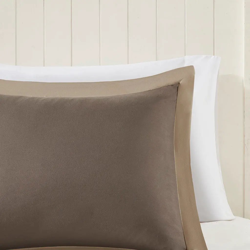King 3M Scotchgard Diamond Quilting Reversible Down Alternative Comforter Set by HouseOfZazla
