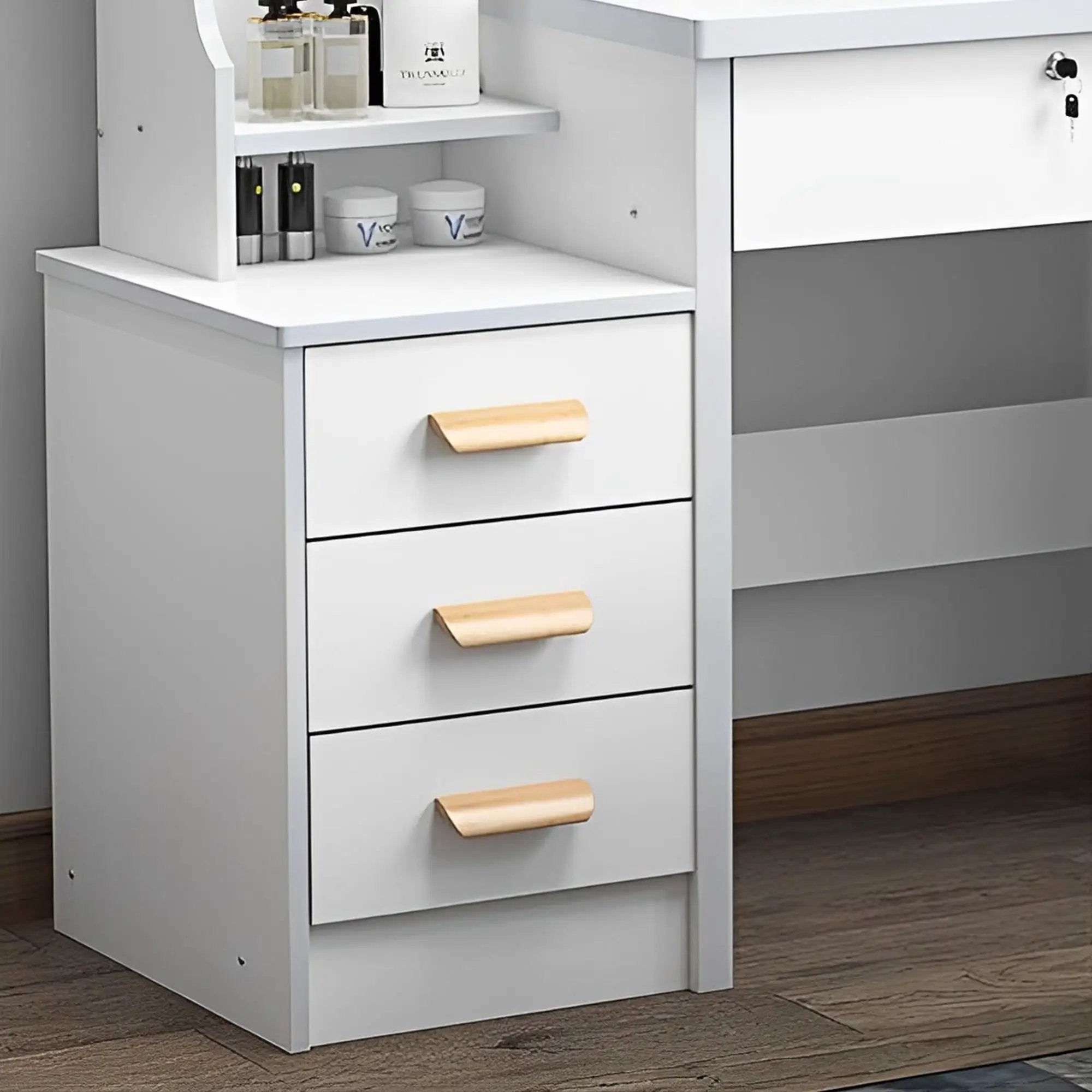 Fashion Vanity Desk with Mirror and Lights by HouseOfZazla