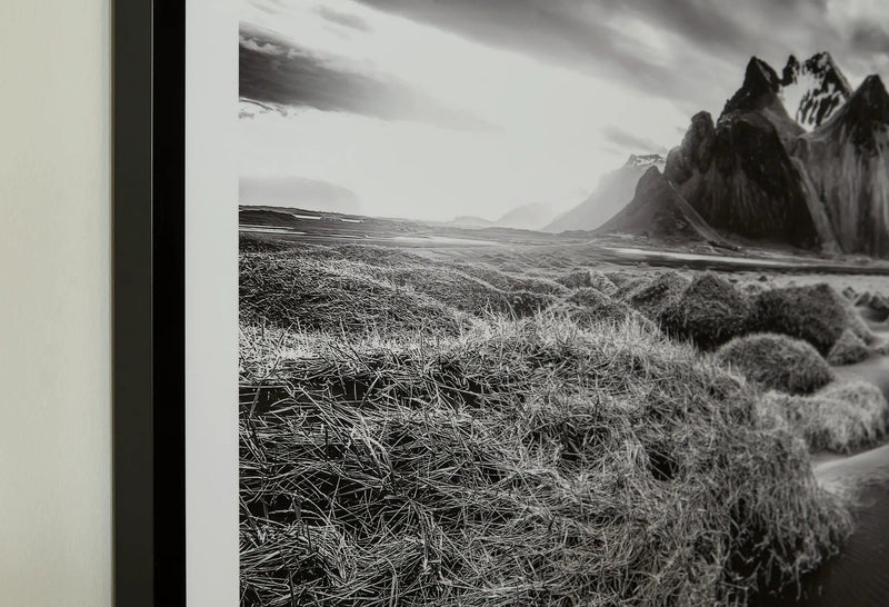 Delstone - Wall Art - Black / White by Unique Piece Furniture
