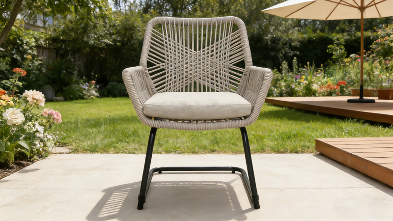 Light Patio Chair by HouseOfZazla
