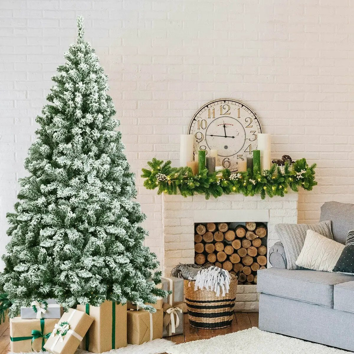 6 Feet Snow Flocked Artificial Christmas Tree Hinged with 928 Tips by DirectDeals