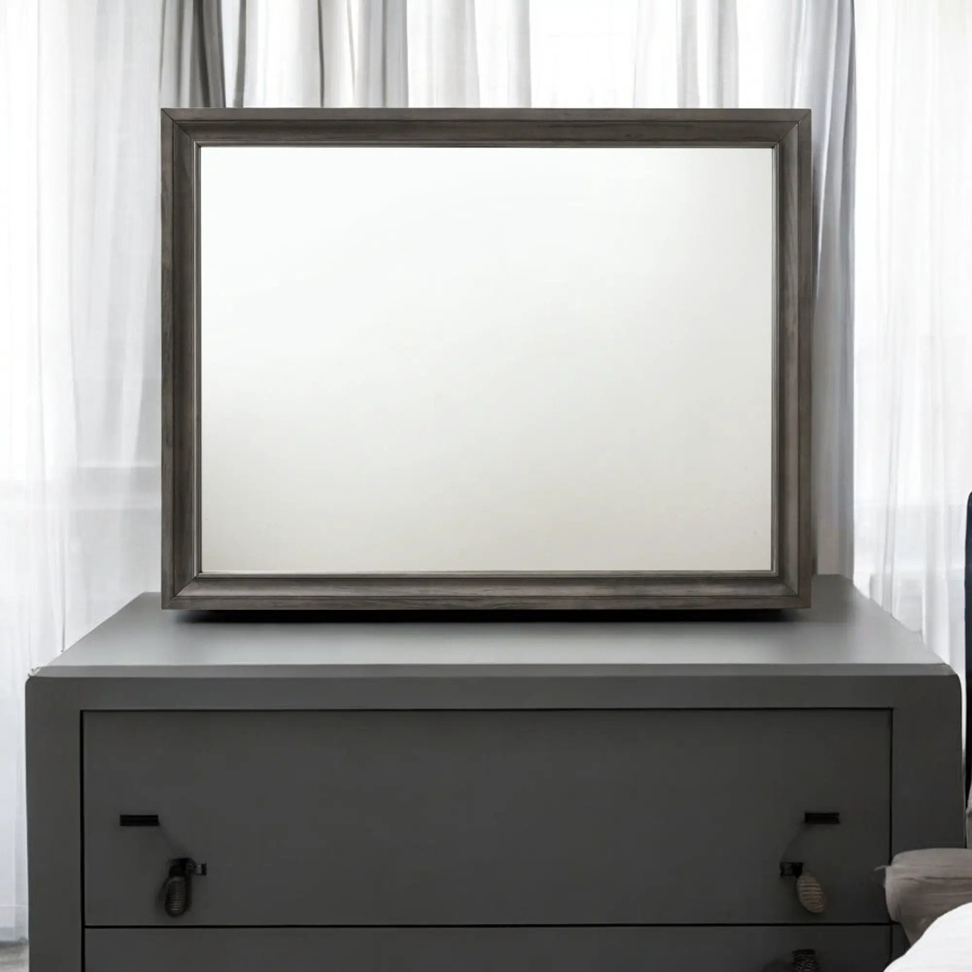 Naima - Minimalist Design Mirror by HouseOfZazla