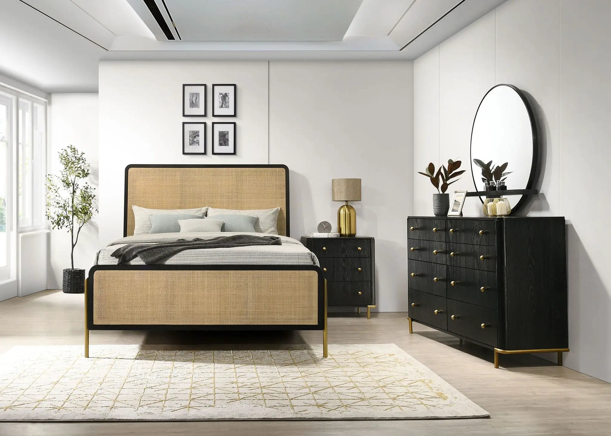 Arini 4-piece Queen Bedroom Set Black and Natural by Unique Piece Furniture