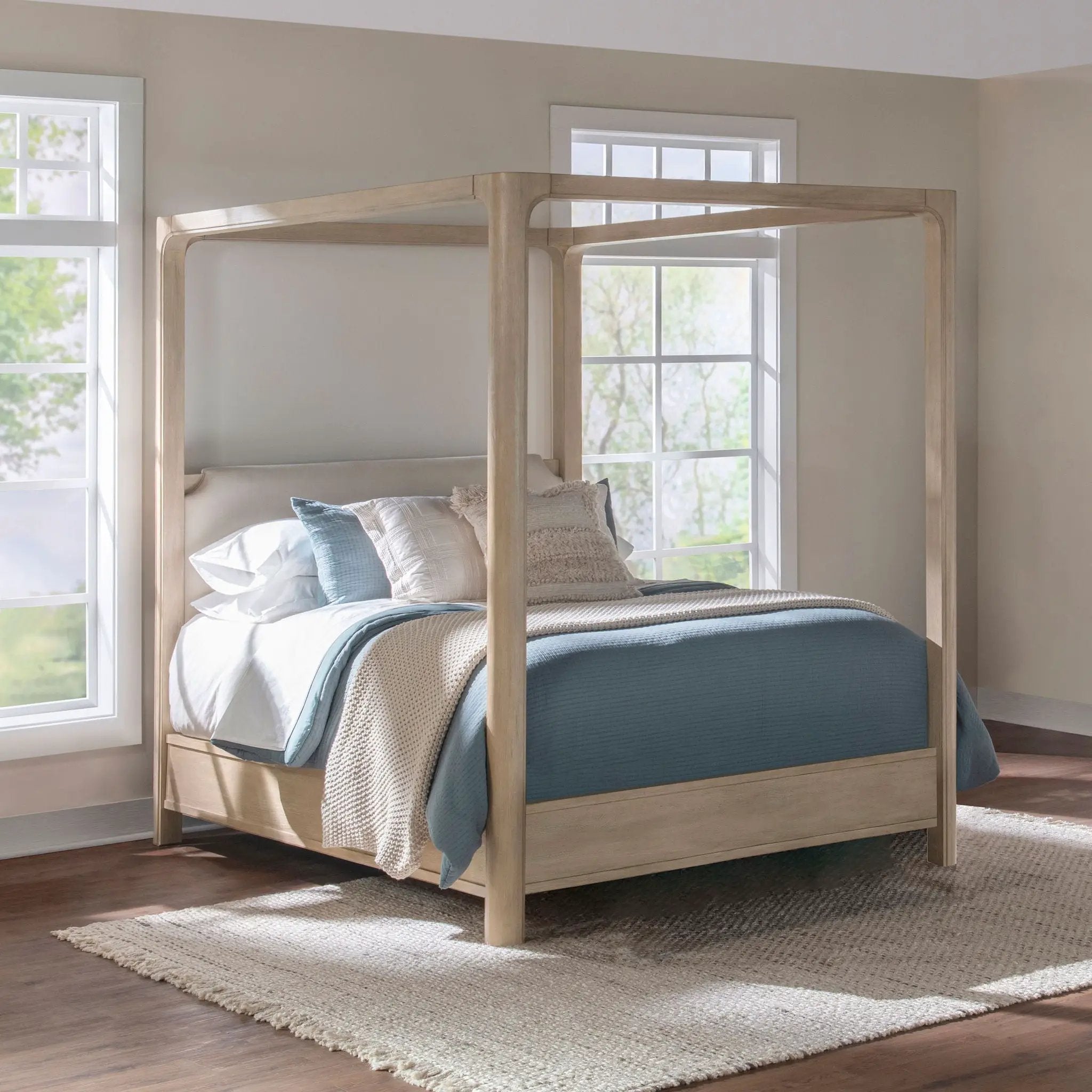 Solano 85-inch Queen Canopy Bed Weathered Mango by Unique Piece Furniture
