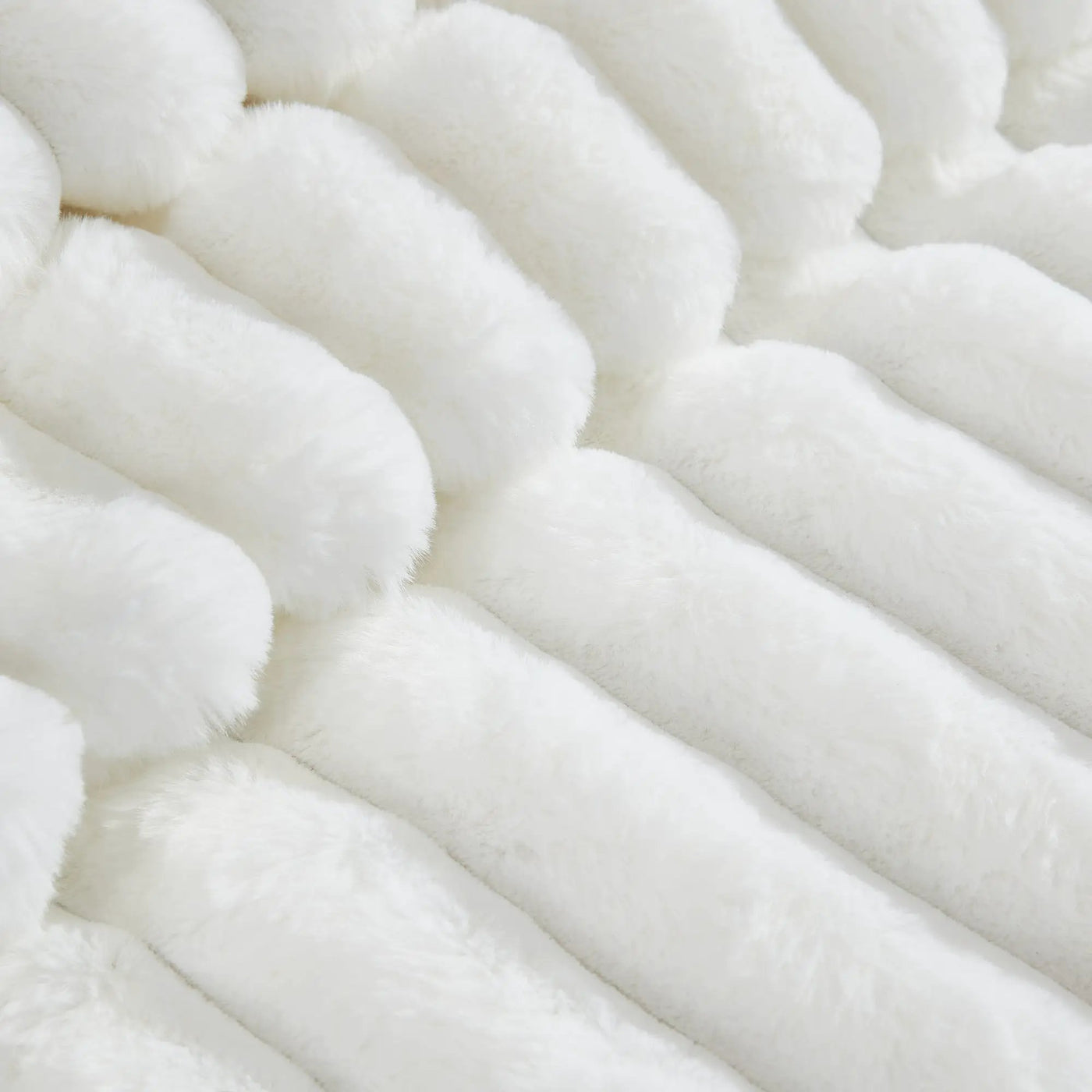 Everett 4-Piece White Micro Mink King Bedding Ensemble by HouseOfZazla