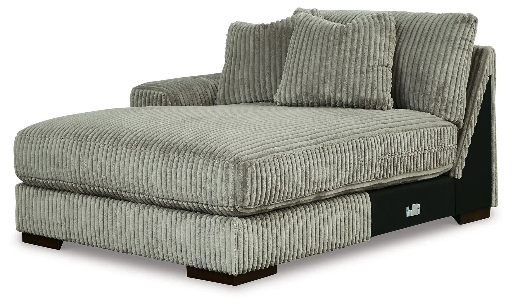 Lindyn - Sectional by Unique Piece Furniture