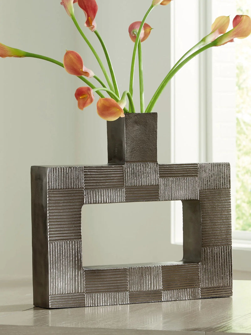 Wrengrove - Vase by Unique Piece Furniture
