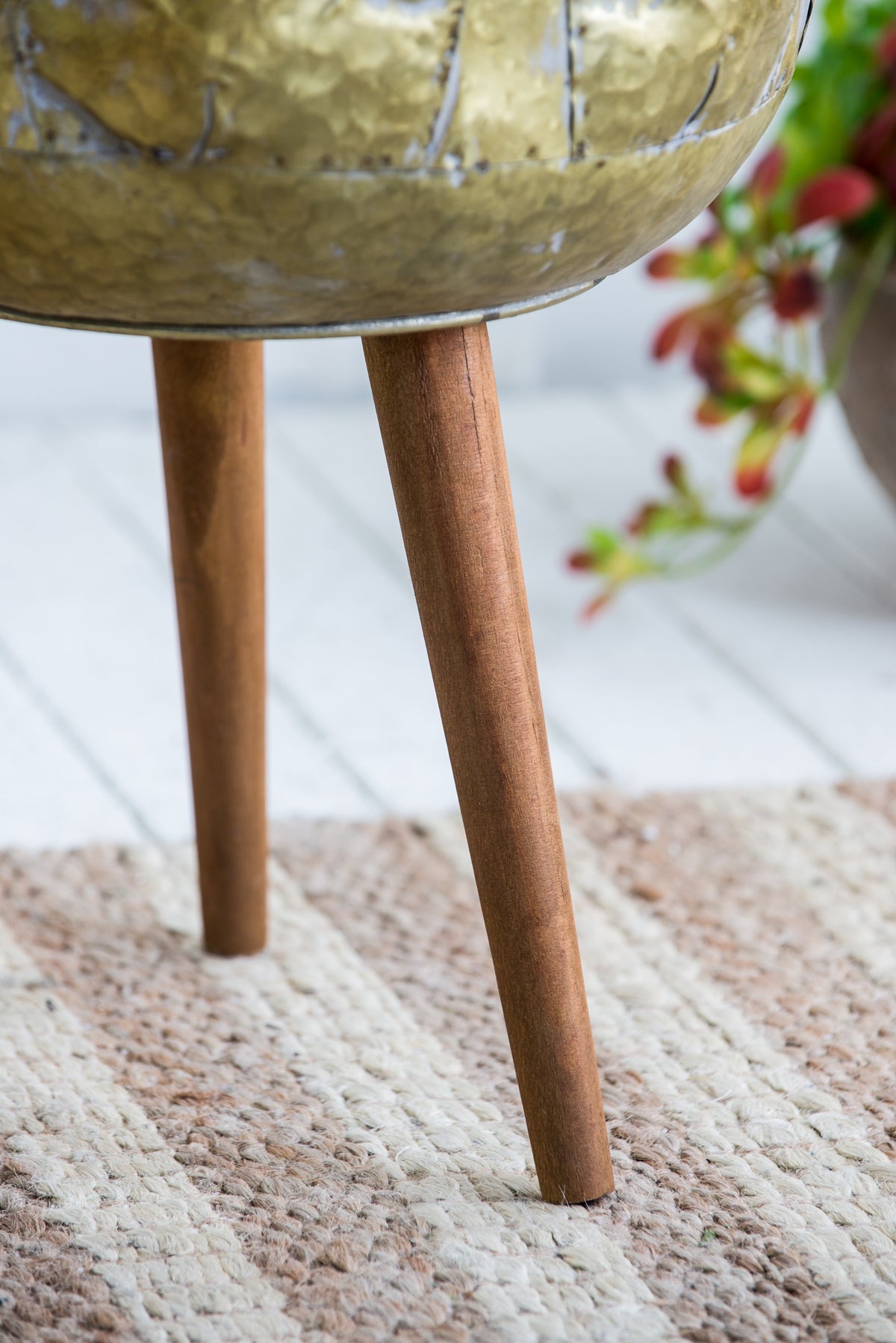 Set of 2 Metal Planters with Solid Wood Legs Stand - Natural Zinc, photo 8 of 10