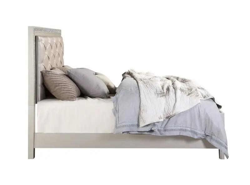 Sliverfluff - Bed by Unique Piece Furniture