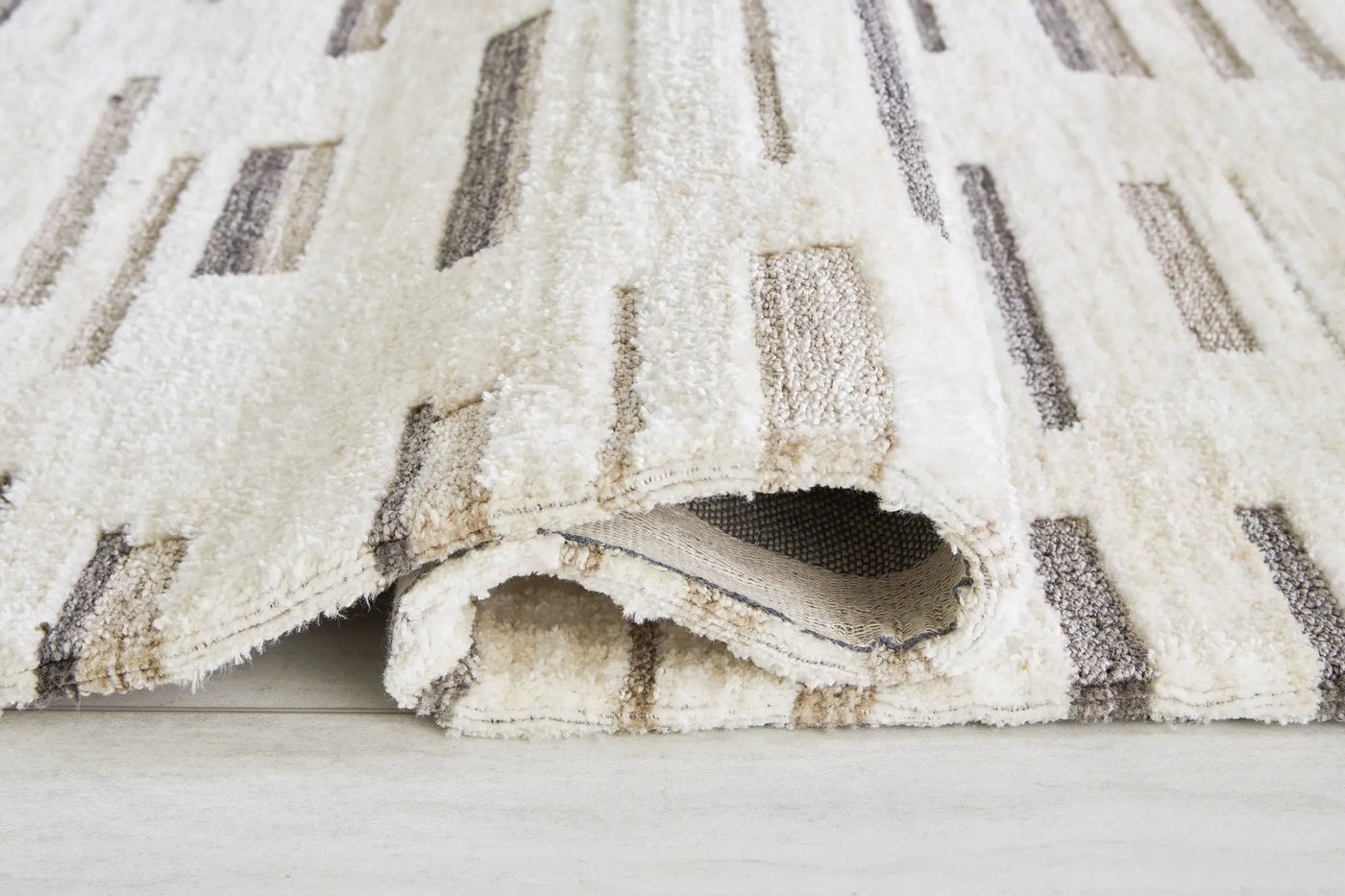 Leesdale - Rug by Unique Piece Furniture