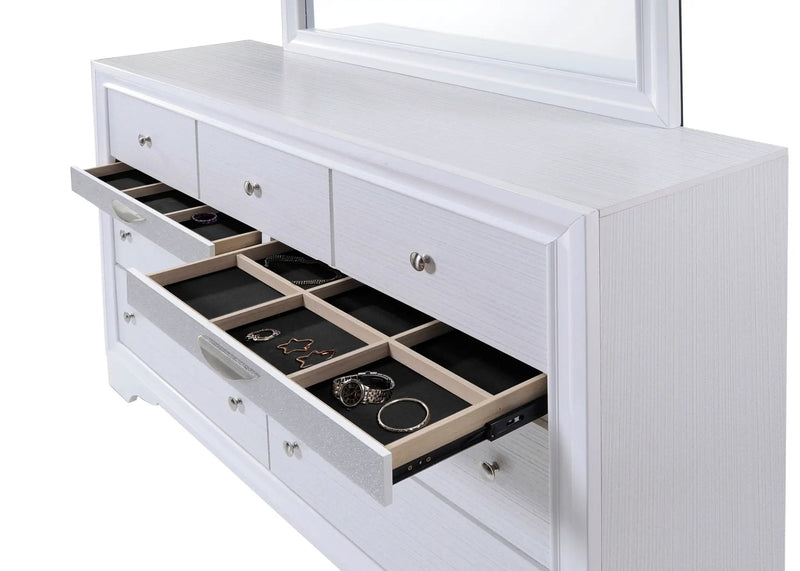 Traditional Style Queen 4 Pc Storage Bedroom Set Made with Wood in White by HouseOfZazla