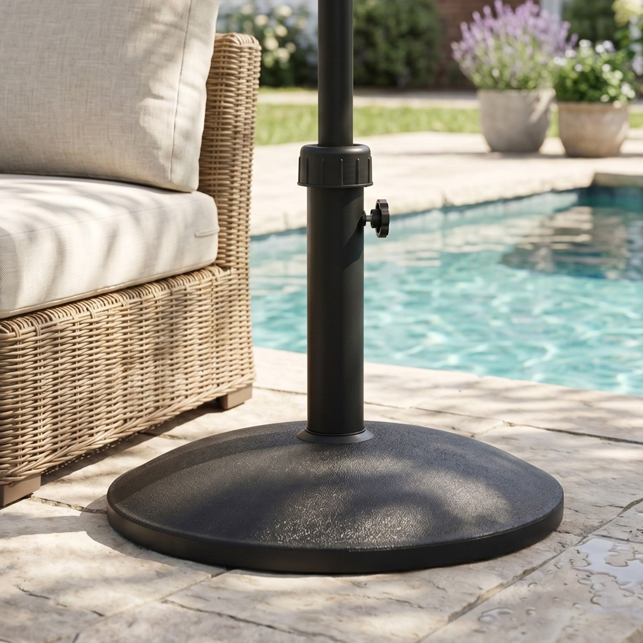 Ander Outdoor 35-pound Round Umbrella Base - Black by HouseOfZazla