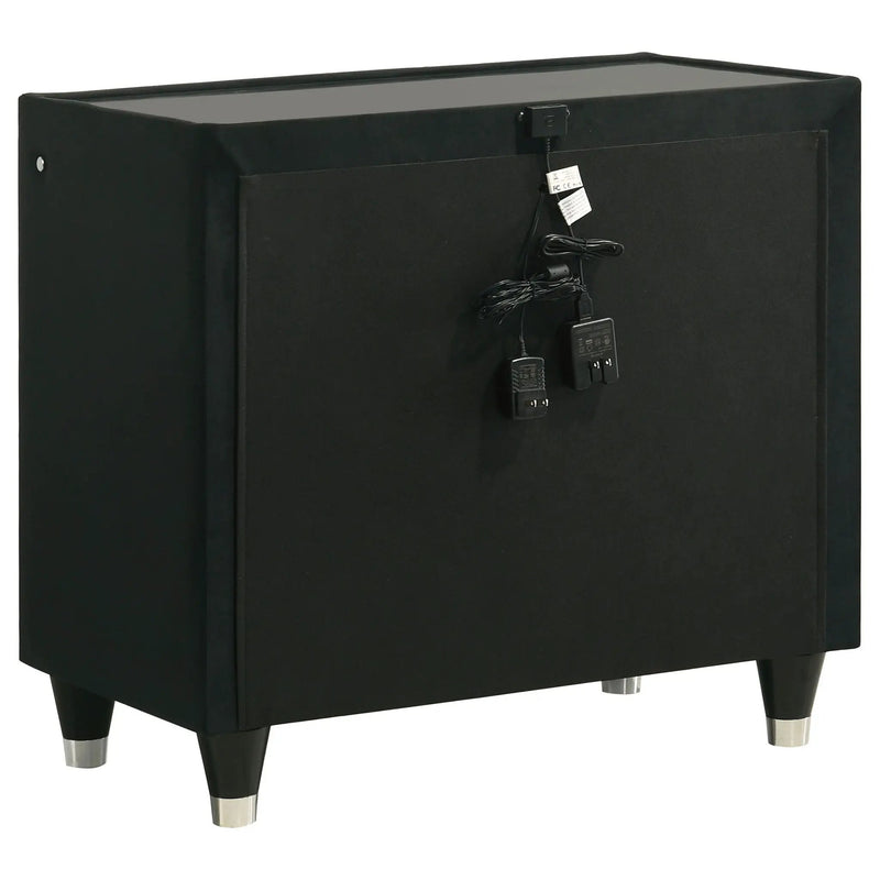 Lorient 4-piece Queen Bedroom Set Black by Unique Piece Furniture