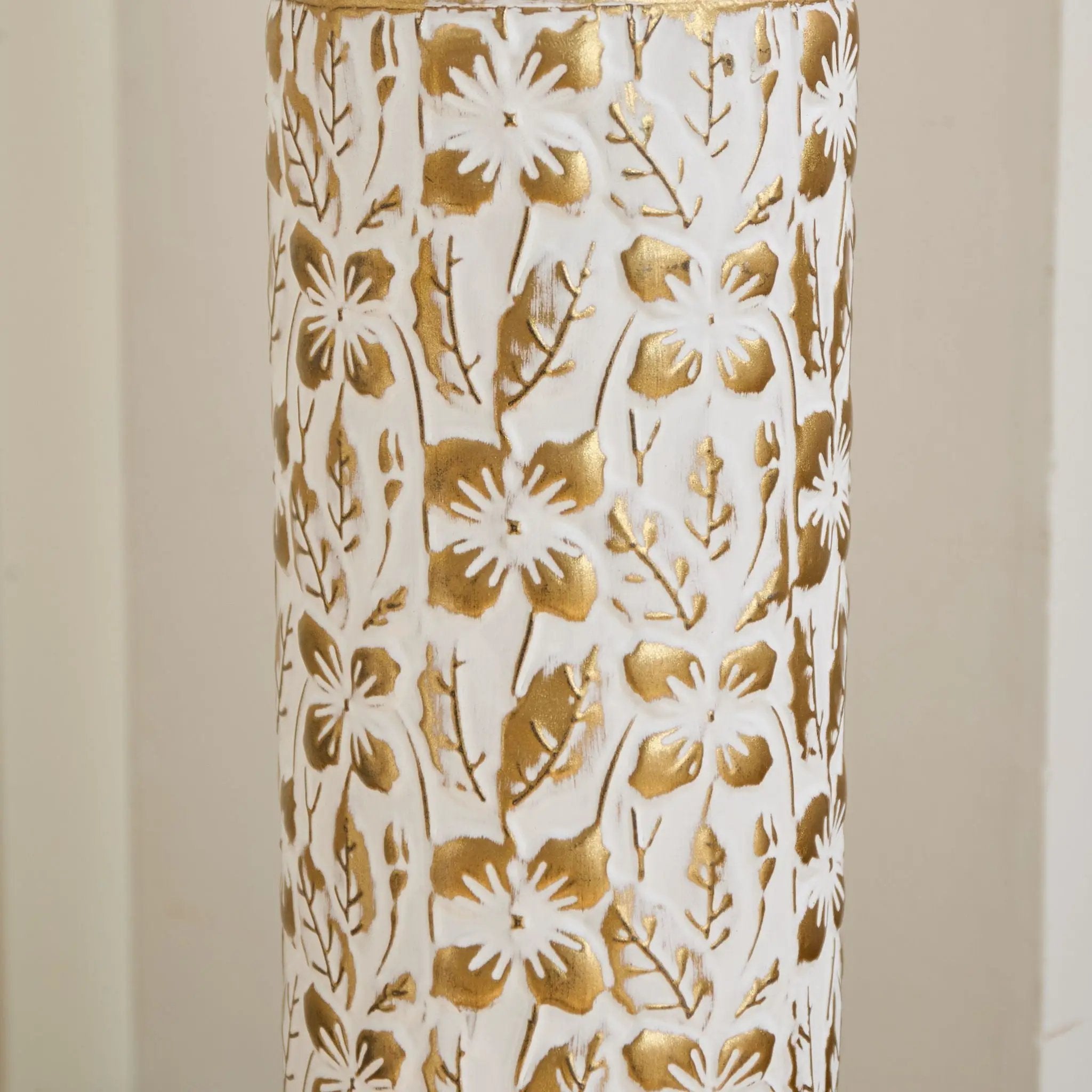 Mother's Day Gift Set Gilded White 3D Relief Flower Metal Vase Set - White / Gold by HouseOfZazla