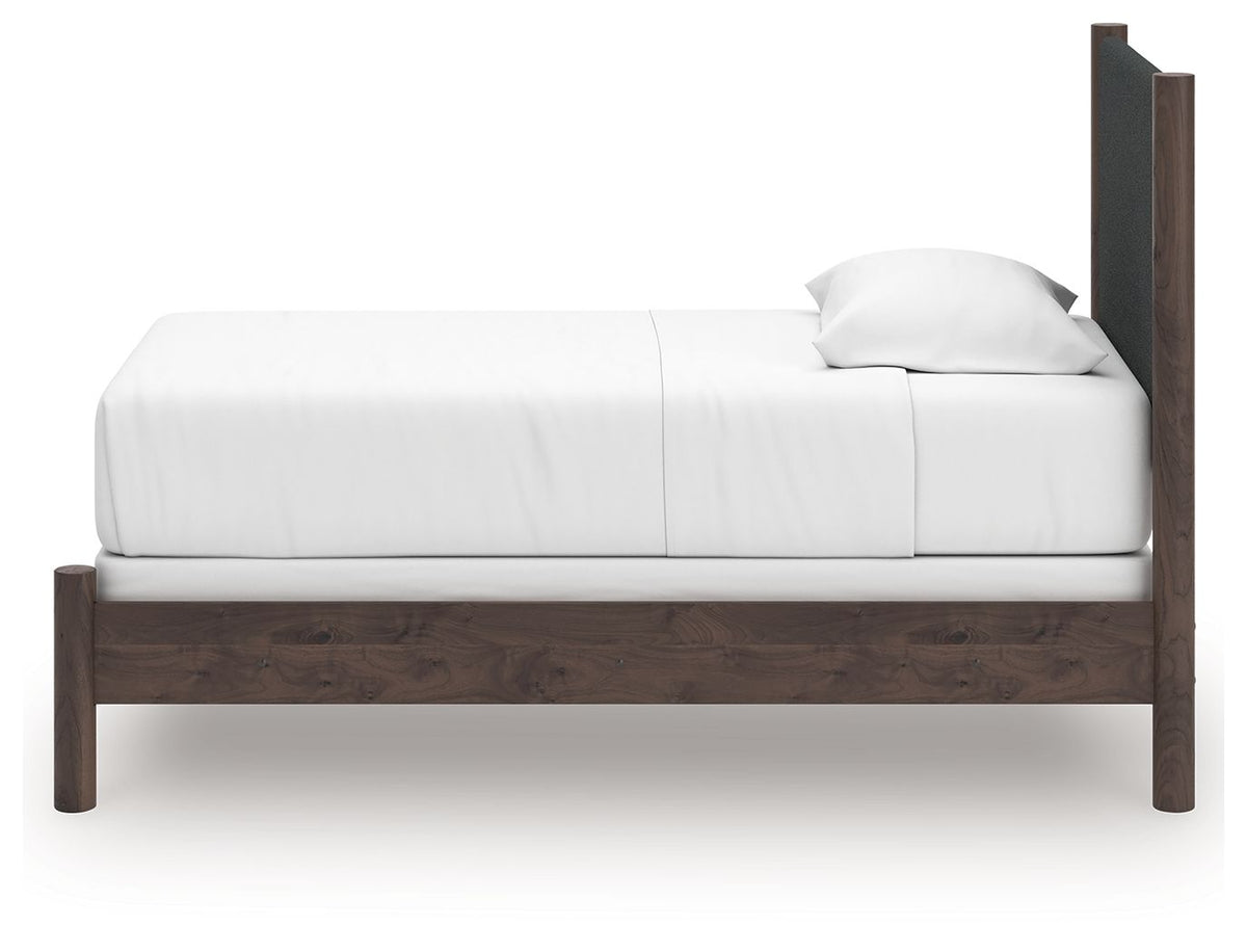 Pamytta - Upholstered Panel Bed, photo 3 of 7