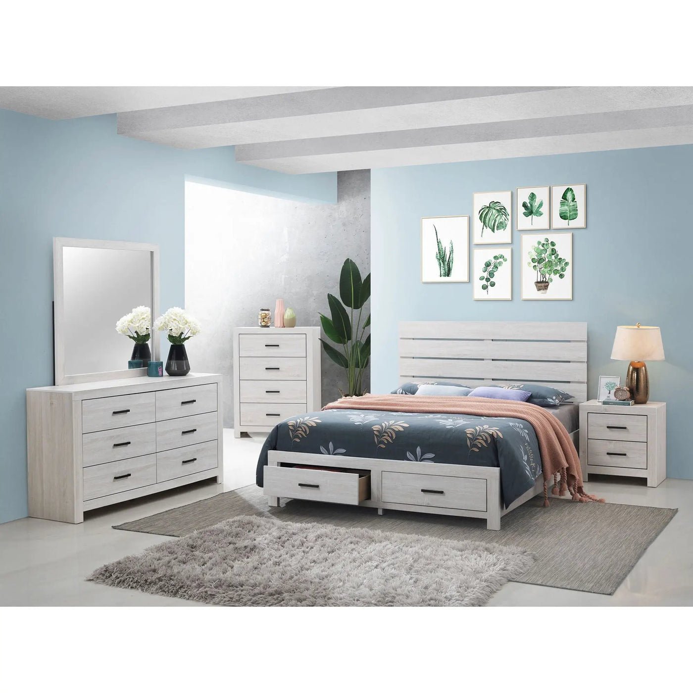 Geary - 4 Drawer Chest by HouseOfZazla