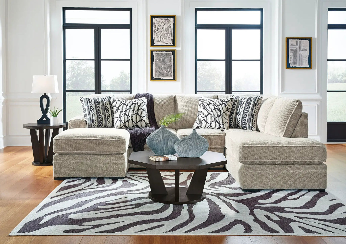 Calnita - Sectional by Unique Piece Furniture